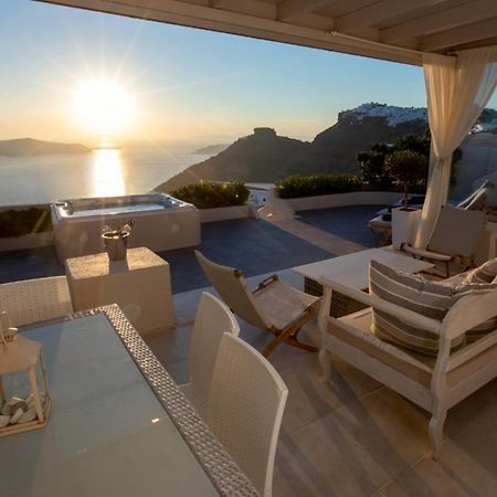 Sunset View Villa Santorini - With Outdoor Jacuzzi ฟิรอสเตฟานี ภายนอก รูปภาพ