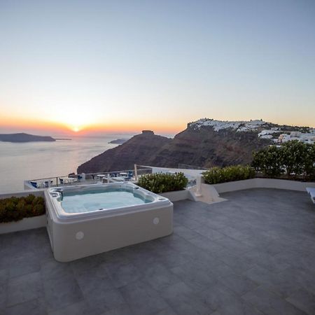 Sunset View Villa Santorini - With Outdoor Jacuzzi ฟิรอสเตฟานี ภายนอก รูปภาพ