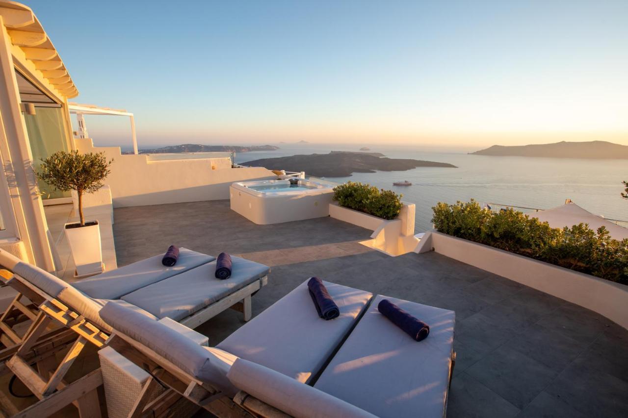 Sunset View Villa Santorini - With Outdoor Jacuzzi ฟิรอสเตฟานี ภายนอก รูปภาพ