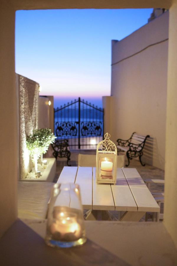 Sunset View Villa Santorini - With Outdoor Jacuzzi ฟิรอสเตฟานี ภายนอก รูปภาพ