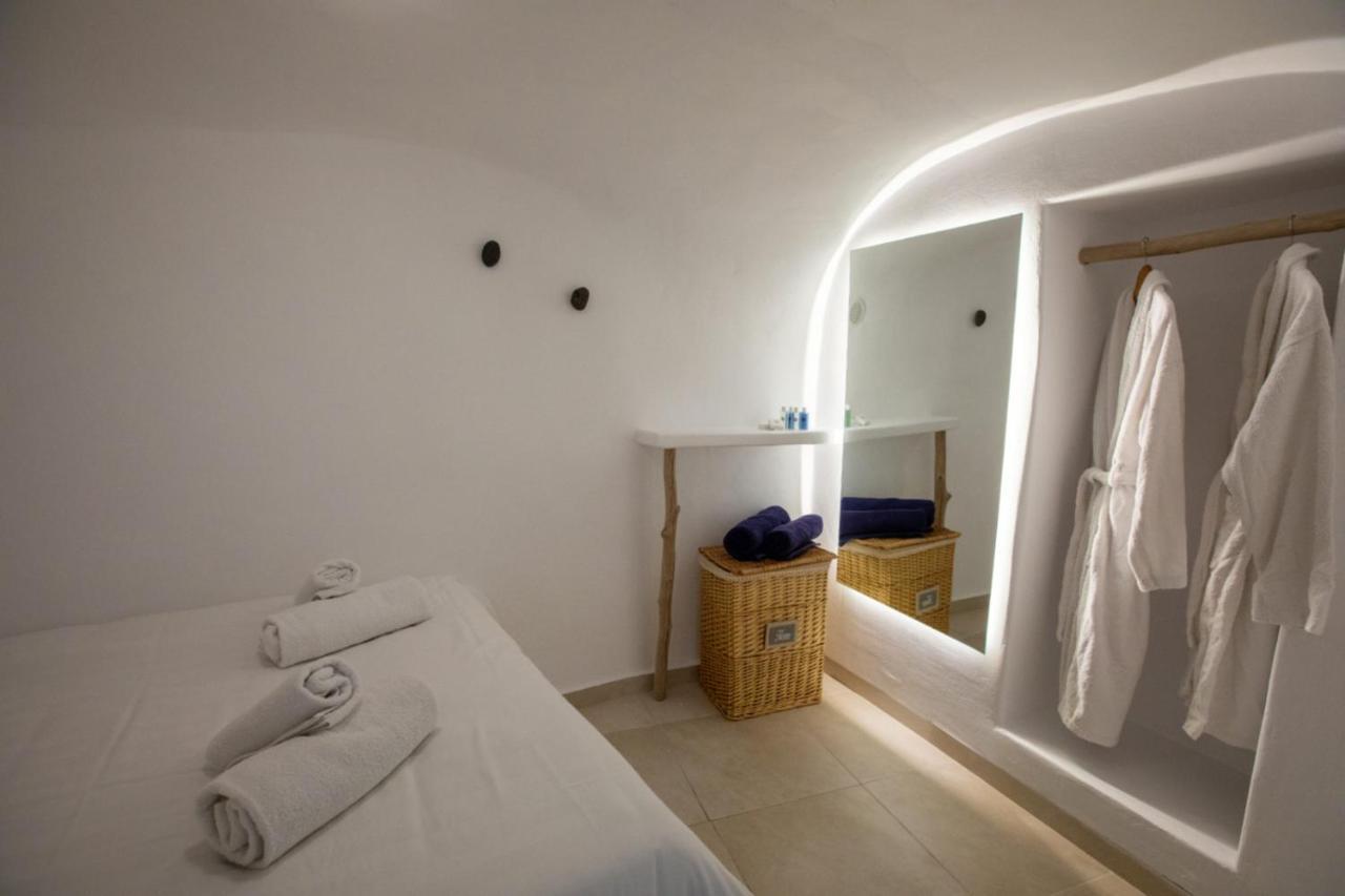 Sunset View Villa Santorini - With Outdoor Jacuzzi ฟิรอสเตฟานี ภายนอก รูปภาพ